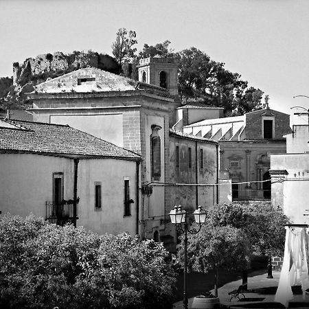 B&B Santapau Charme Living Licodia Eubea Buitenkant foto